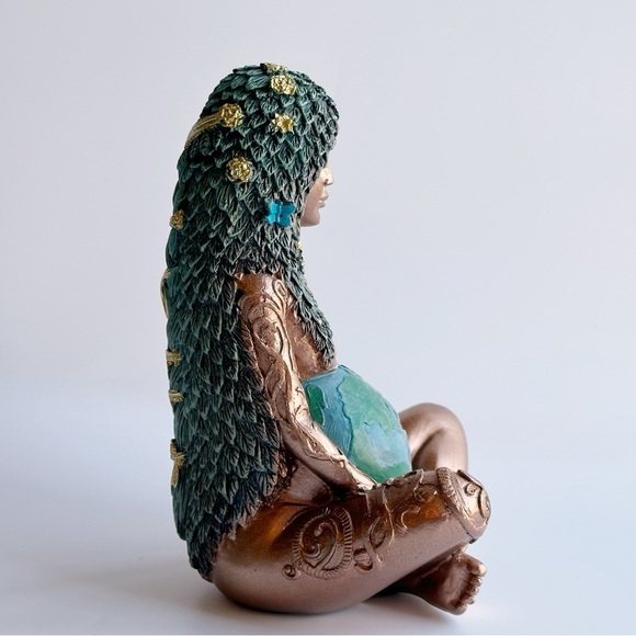 Mother Earth Art Statue Gaia Mythic Figurine Goddess Sculpture Resin​ - Picture 2 of 7
